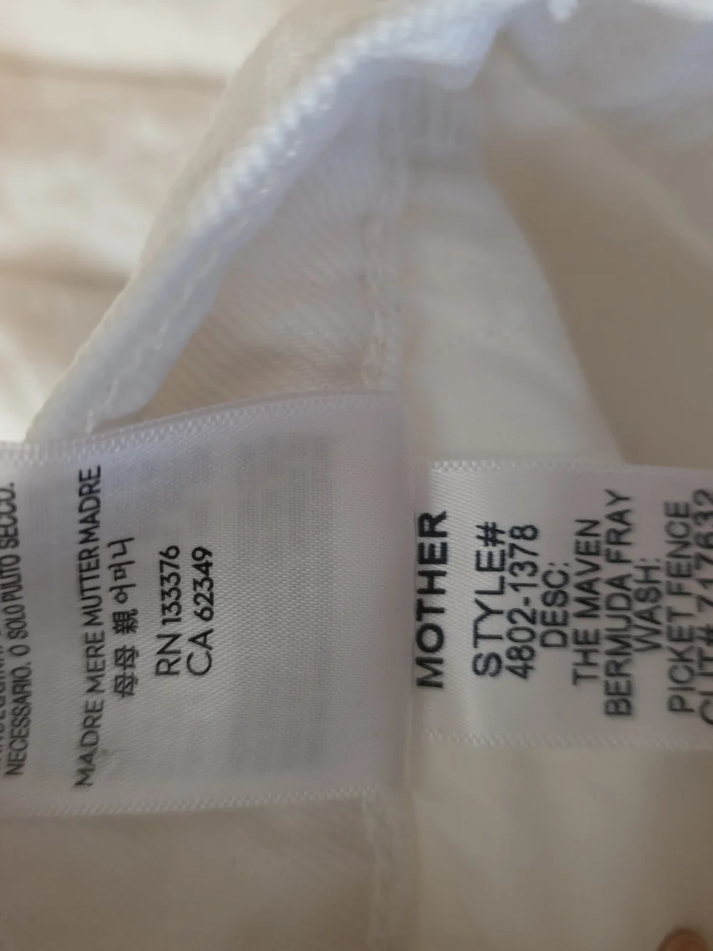 Mother Maven Bermuda Fray Shorts in Picket Fence Size 24